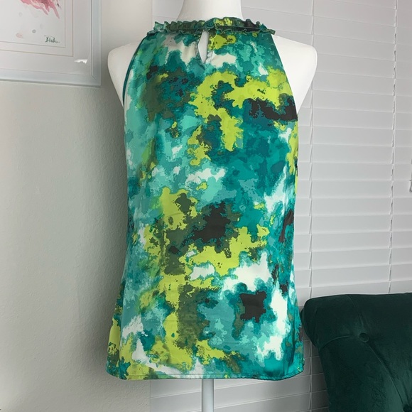 Beautiful shade of green top - Picture 3 of 4